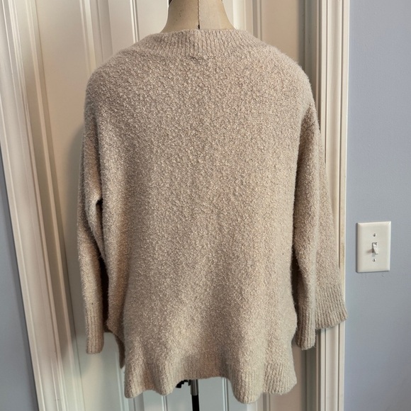 Anthropologie Medium Clayton Sweater ~ Beige Fuzzy V-Neck Wool Alpaca - Picture 3 of 8